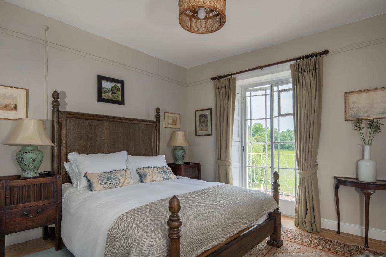 Henge Estate - Restored Manor House, Up To 11 En-Suite Bedrooms Shrewton Экстерьер фото